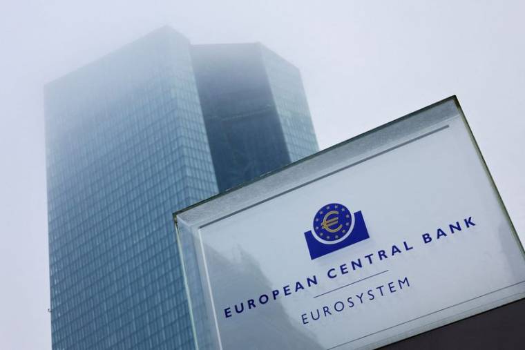 Bâtiment de la BCE dans le brouillard, à Francfort