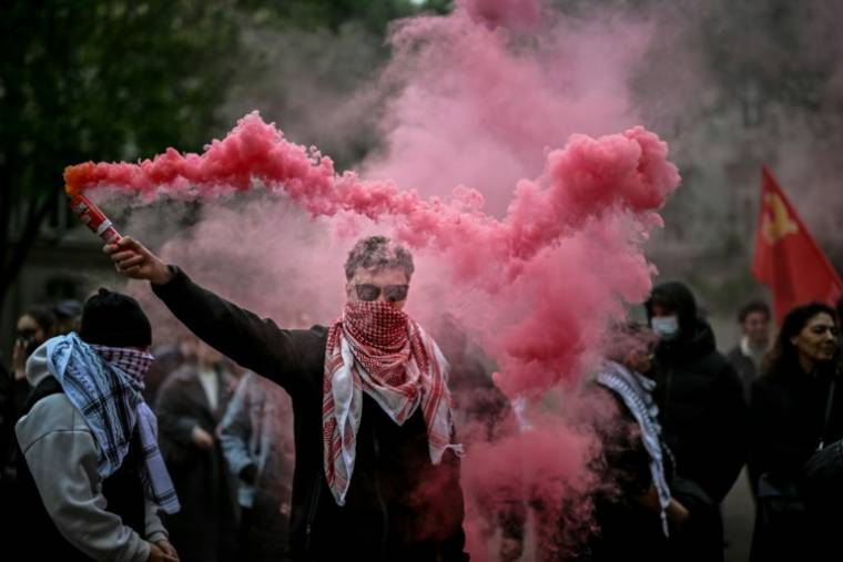 Manifestation pro-Palestiniens dans la cour de Sciences Po Lyon le 30 avril 2024 ( AFP / OLIVIER CHASSIGNOLE )