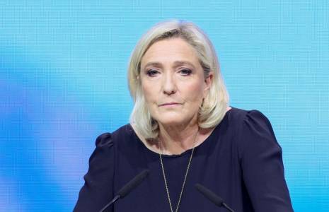 Photo d'archives: Marine Le Pen, présidente du groupe parlementaire du parti d'extrême droite français Rassemblement national (RN)