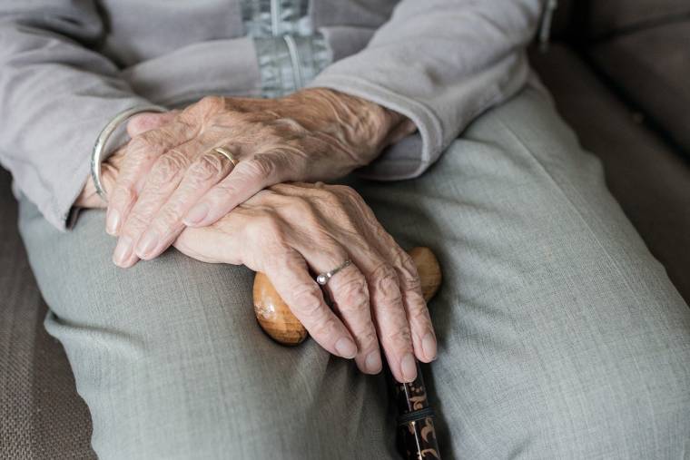La pension alimentaire de 700 € représente aujourd'hui un tiers des revenus du retraité. (illustration) (Pixabay / sabinevanerp)