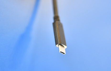 Un câble USB-C. ( AFP / PAU BARRENA )