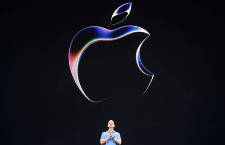 Le patron d'Apple, Tim Cook, s'exprime lors de la conférence annuelle pour les développeurs de son entreprise, le 5 juin 2023 en Californie ( AFP / Josh Edelson )