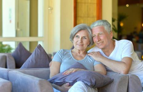 L’investissement en résidence senior est un marché porteur car la population française vieillit crédit photo : Ruslan Huzau/Shutterstock / Ruslan Huzau