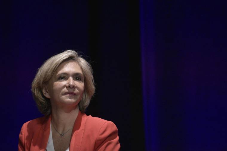 La candidate LR à la présidentielle Valérie Pécresse, le 22 janvier 2022. ( AFP / JULIEN DE ROSA )