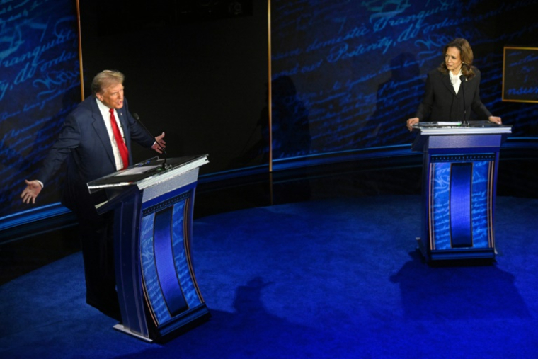 Donald Trump et Kamala Harris lors d'un débat à Philadelphie, le 10 septembre 2024 ( AFP / SAUL LOEB )