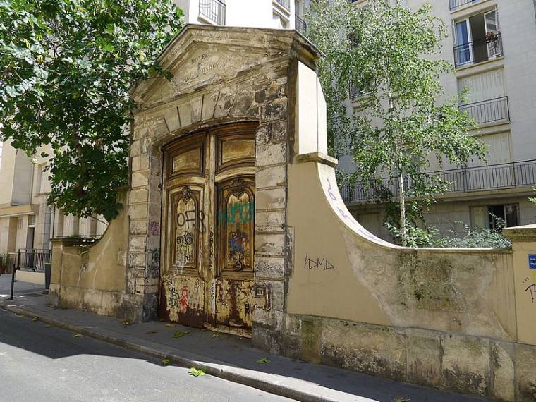 Ce vénérable portail du Marais est à nouveau menacé (Crédit Photo: Mbzt - Wikimedia Commons)