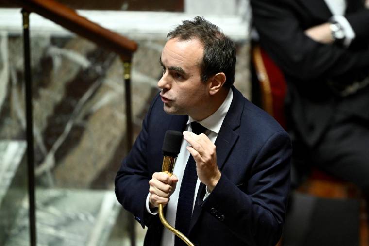 Sébastien Lecornu à l'Assemblée nationale à Paris le 19 décembre 2023. ( AFP / JULIEN DE ROSA )