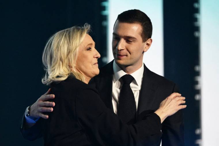 Marine Le Pen et Jordan Bardella, le 3 mars 2024, à Marseille ( AFP / CHRISTOPHE SIMON )