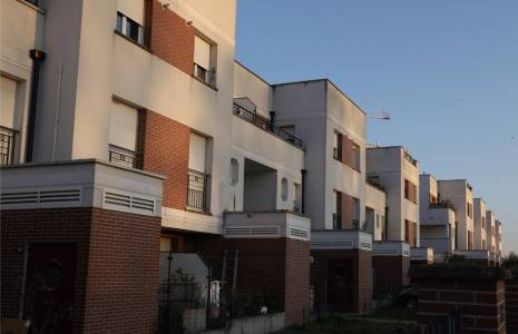 Des logements sociaux à Thiais (Val-de-Marne) le 21 janvier 2023.  ( AFP / GEOFFROY VAN DER HASSELT )