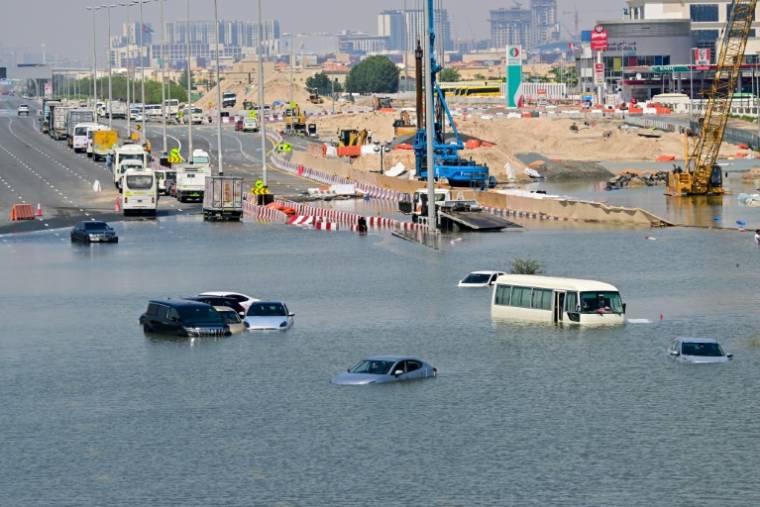 Inondations à Dubaï après des fortes pluies, le 18 avril 202 aux Emirats arabes unis  ( AFP / Giuseppe CACACE )