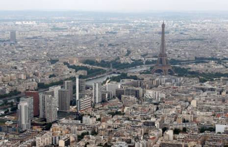 FRANCE: 4 MILLIARDS D'EUROS D'INVESTISSEMENTS ÉTRANGERS ET 10.000 EMPLOIS ANNONCÉS LUNDI, DIT L'ÉLYSÉE