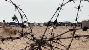 Des déplacés de Gaza se préparent à quitter le camp de Rafah après une frappe meurtrière