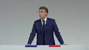Conférence d'Emmanuel Macron: "Depuis dimanche soir, les masques tombent"
