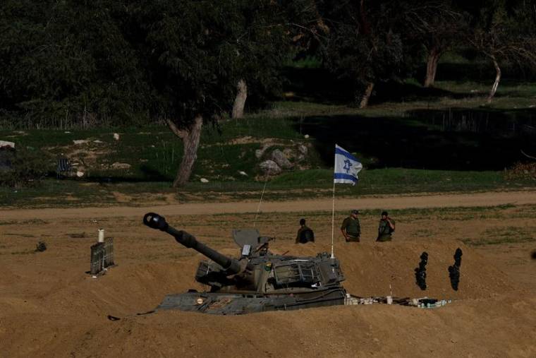 Artillerie israélienne près de la frontière avec Gaza en Israël