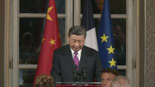 Macron et Xi trinquent à l'Elysée lors d'un dîner d'Etat