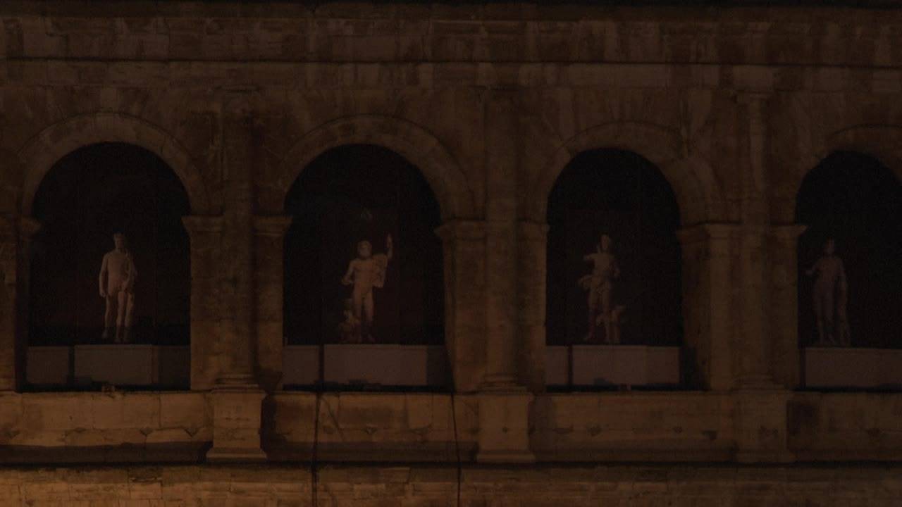 Italie : Le Colisée de Rome s'éteint pour "Earth Hour"