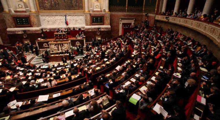 L’Assemblée nationale a voté un amendement qui permet aux détenteurs de contrats retraite loi Madelin ou article 83 de sortir partiellement en capital. (© cc Parti socialiste)