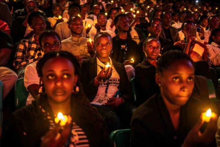 Veillée nocturne pour commémorer le génocide, 30 ans après, le 7 avril 2024 à Kigali  ( AFP / LUIS TATO )