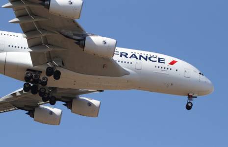 HSBC abaisse sa recommandation à "conserver" contre "acheter" sur Air France-KLM et abaisse son objectif de cours à 1,35 euro contre 1,60 euro. (crédit photo : Unsplash / Tango Tsuttie )