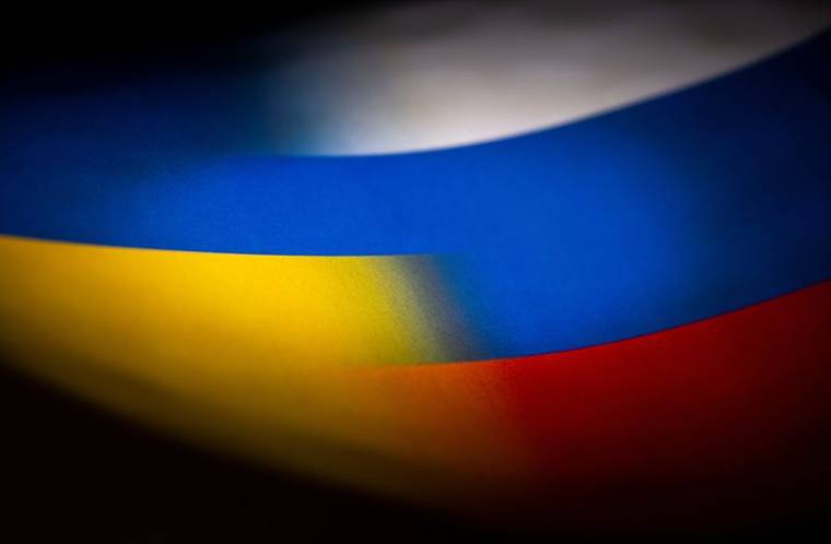 Illustration des drapeaux de la Russie et de l'Ukraine