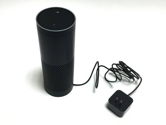 Amazon en tête avec son Echo, les marques high-tech investissent en masse dans le marché de l'assistant vocal
