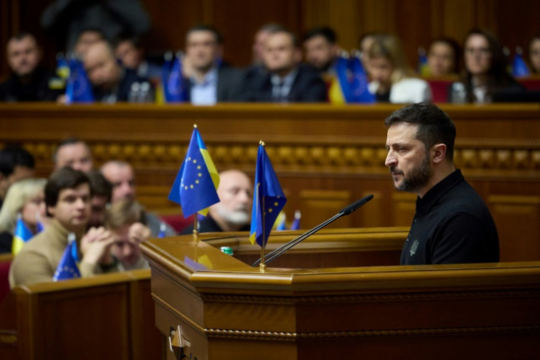 Le président ukrainien Volodymyr Zelensky s'adresse aux membres du parlement ukrainien à Kiev, le 16 octobre 2024 ( UKRAINIAN PRESIDENTIAL PRESS SERVICE / Handout )