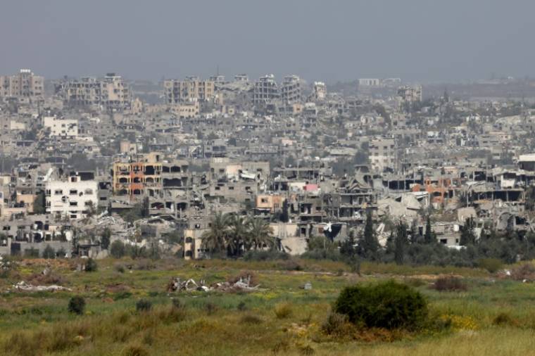 Des bâtiments détruits par des bombardements israéliens dans la bande de Gaza, le 28 mars 2024 ( AFP / JACK GUEZ )