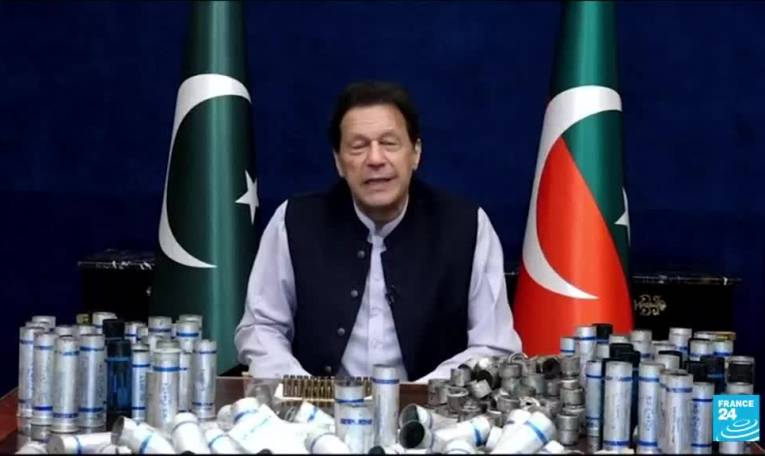 Pakistan : la police échoue à arrêter l'ex-Premier ministre Imran Khan qui crie au "complot politique"
