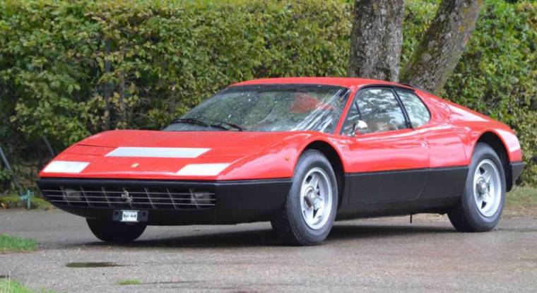 Parmi les stars de la vente, cette Ferrari 365 GT4 Berlinetta Boxer estimée entre 400.000 et 450.000 euros. (© Artcurial)