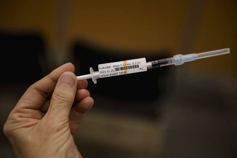 Cette mesure ne s'appliquera pas aux personnes qui ne sont pas vaccinées pour raison médicale. ( AFP / ANDREJ IVANOV )