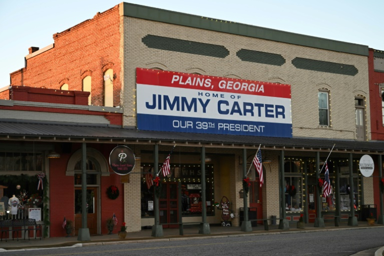 A Plains, en Géorgie, ville natale de Jimmy Carter, flotte une banderole célébrant la victoire du 39e président des Etats-Unis ( AFP / Alex Wroblewski )