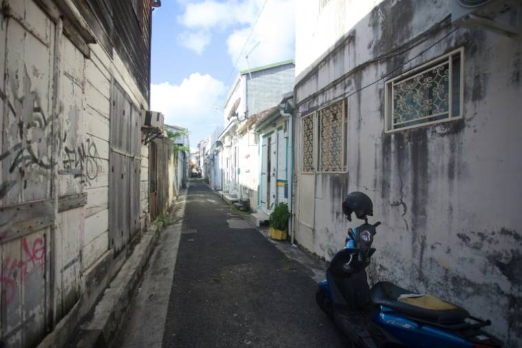 Une rue de Pointe-à-Pitre, en Guadeloupe, le 10 avril 2024 ( AFP / Cedrick-Isham CALVADOS )