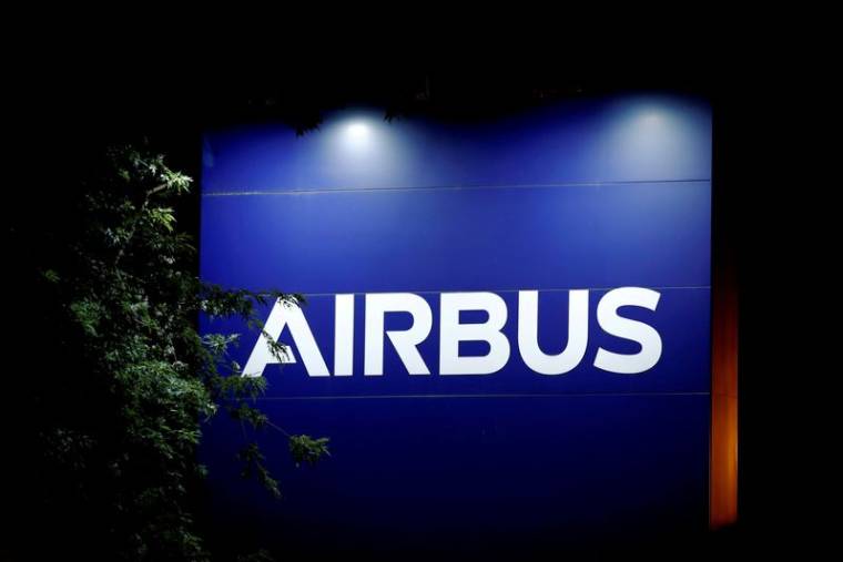 Photo d'archives du logo d'Airbus à l'entrée de son usine à Blagnac près de Toulouse
