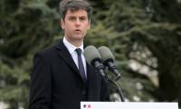 Le Premier ministre Gabriel Attal en déplacement à Viry-Châtillon, à l'occasion de ses 100 jours à Matignon, le 18 avril 2024 dans l'Essonne ( AFP / Bertrand GUAY )