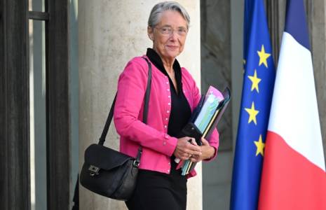 La Première ministre Elisabeth Borne quitte l'Elysée après un conseil des ministres le 27 Septembre 2023 ( AFP / Bertrand GUAY )