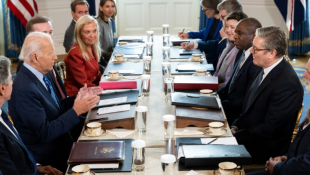 Le président américain Joe Biden et le Premier ministre britannique Keir Starmer au début d'une réunion de travail à la Maison Blanche, à Washington, le 13 septembre 2024 ( AFP / SAUL LOEB )