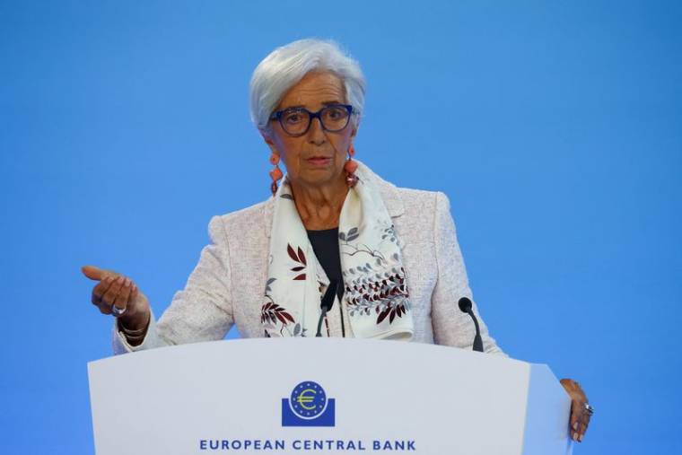 Christine Lagarde, membre de la BCE, s'adresse aux journalistes à l'issue de la réunion de politique monétaire à Francfort