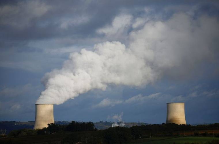 Tours de refroidissement de la centrale nucléaire d'Électricité de France (EDF)