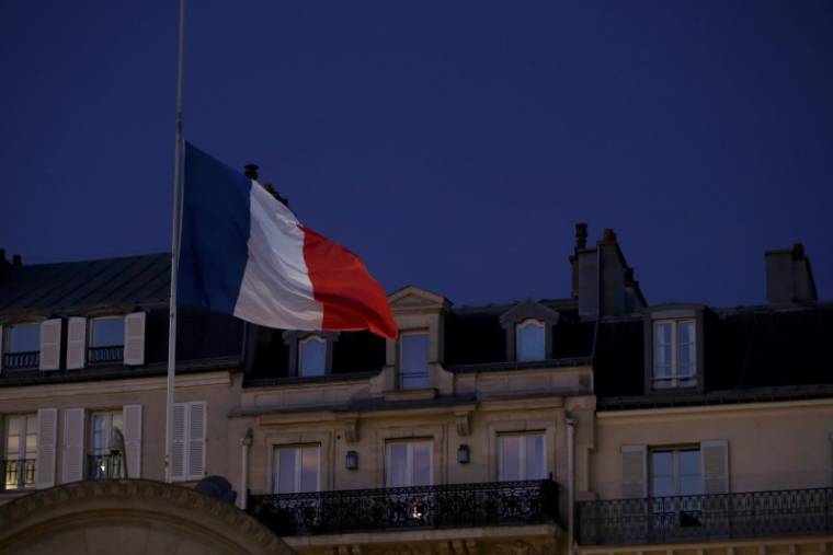 LES ATTAQUES DE PARIS POSENT LA QUESTION DES MOYENS DE LUTTE CONTRE LE TERRORISME DE LA FRANCE