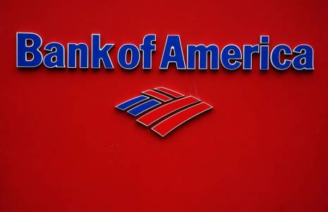 Le logode Bank of America (BofA) dans le quartier de Manhattan à New York, aux États-Unis