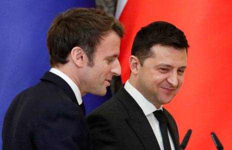 Le président ukrainien Zelensky rencontre le président français Macron à Kiev