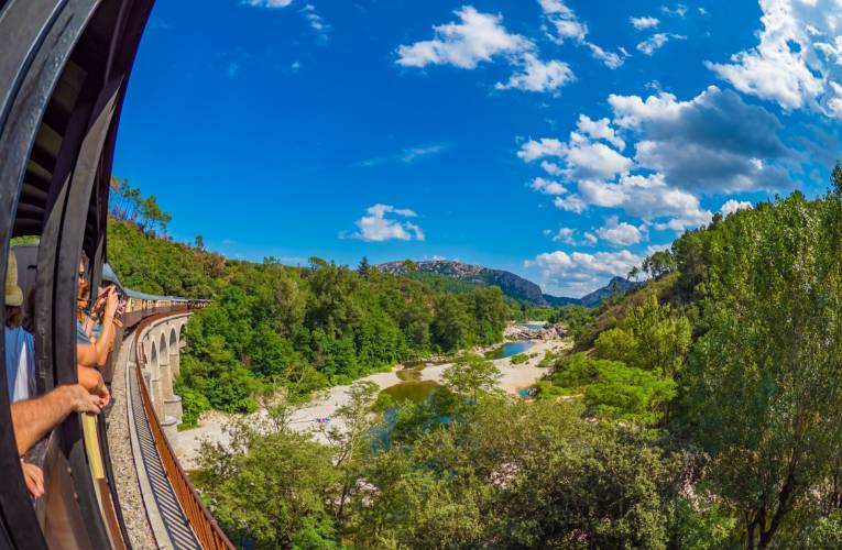 Slow train : 3 échappées ferroviaires en France (Crédits photo : Shutterstock)