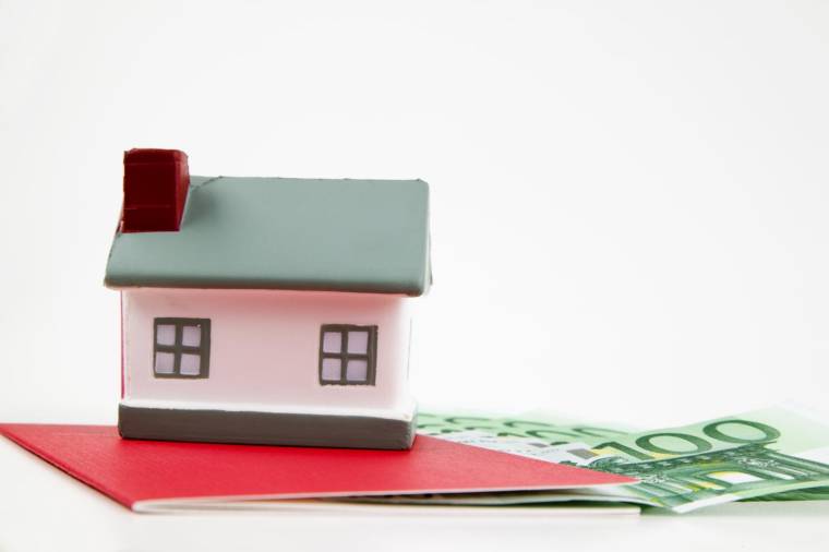 Les loyers générés par la location nue d’un bien immobilier constituent des revenus fonciers crédit photo : macgyverhh/Shutterstock / macgyverhh