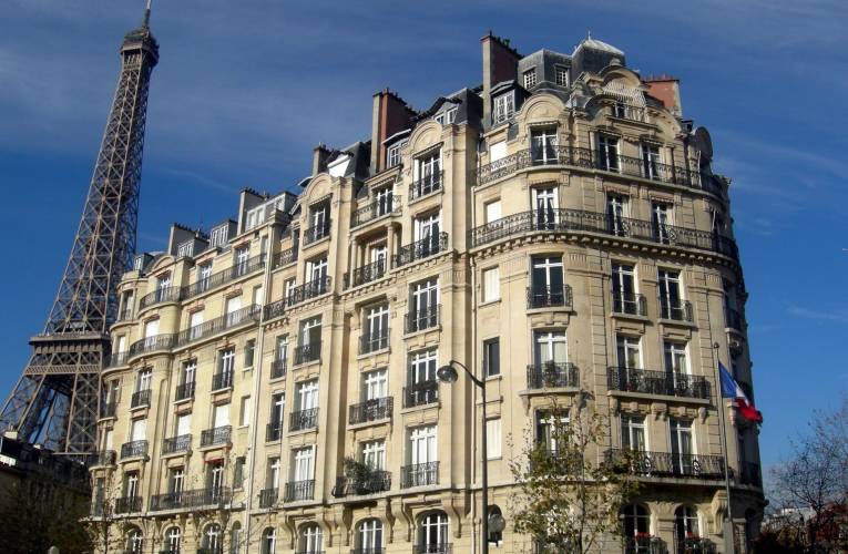 Les hôtels particuliers ont la cote à Paris. crédit photo : Adobestock