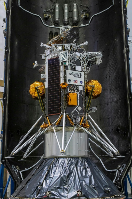 Photo diffusée par la Nasa le 7 février 2024 de l'alunisseur Nova-C dans la fusée SpaceX Falcon 9 au centre spatial Kennedy, en Floride ( NASA/SpaceX / Handout )