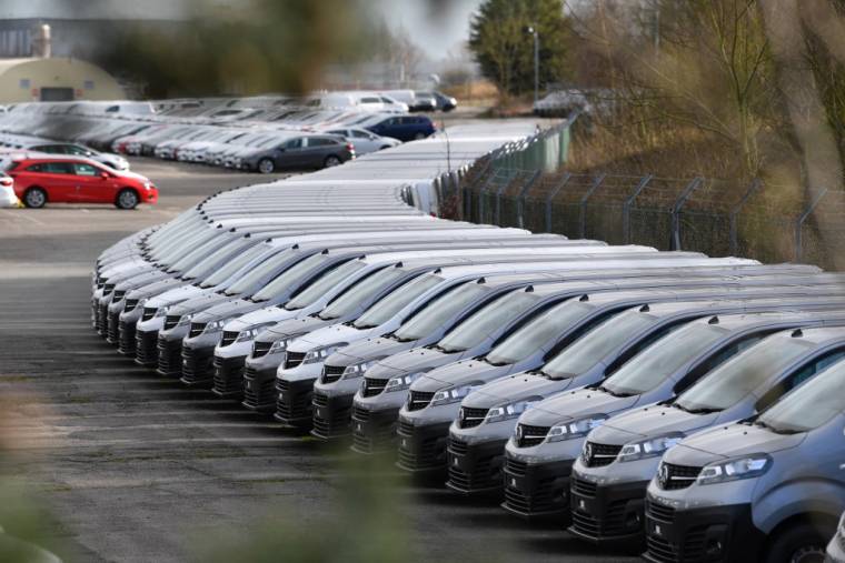 Les ventes de véhicules ont baissé de plus de 22ù en Europe au T2 ( AFP / PAUL ELLIS )