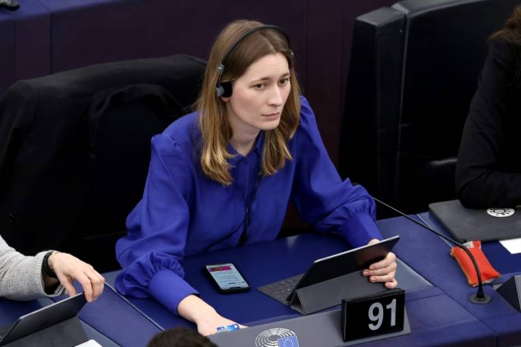 L'eurodéputée danoise Kira Peter-Hansen participer à une session plénière à Strasbourg, dans l'est de la France, le 23 avril 2024 ( AFP / FREDERICK FLORIN )