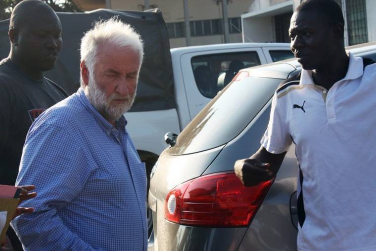 L'ancien patron d'Elf, Loïk Le Floch-Prigent, inculpé au Togo pour "complicité d'escroquerie", a déposé plainte mardi contre les conditions de son arrestation en Côte d'Ivoire et son extradition au Togo en 2012, a-t-on appris auprès de son avocat. ( AFP /  )