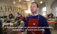 Noël solidaire à Paris: "Je suis attendue, ça me fait plaisir"