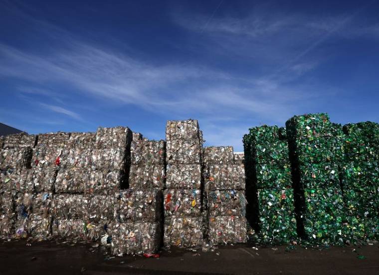 Une usine de recyclage de déchets plastiques